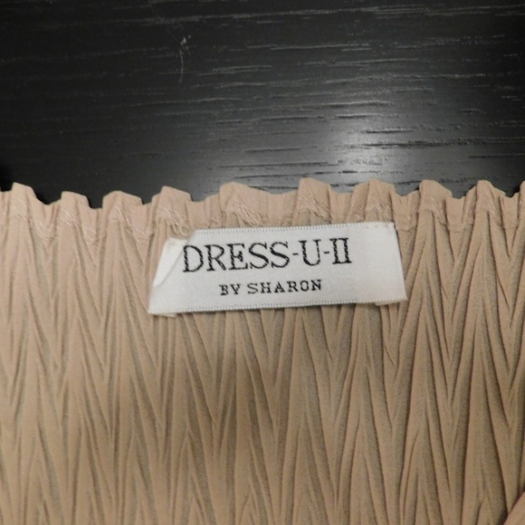 Taupe Flutter Cuff Blouse - 1X - BRAND NEW - Picture 8 of 8